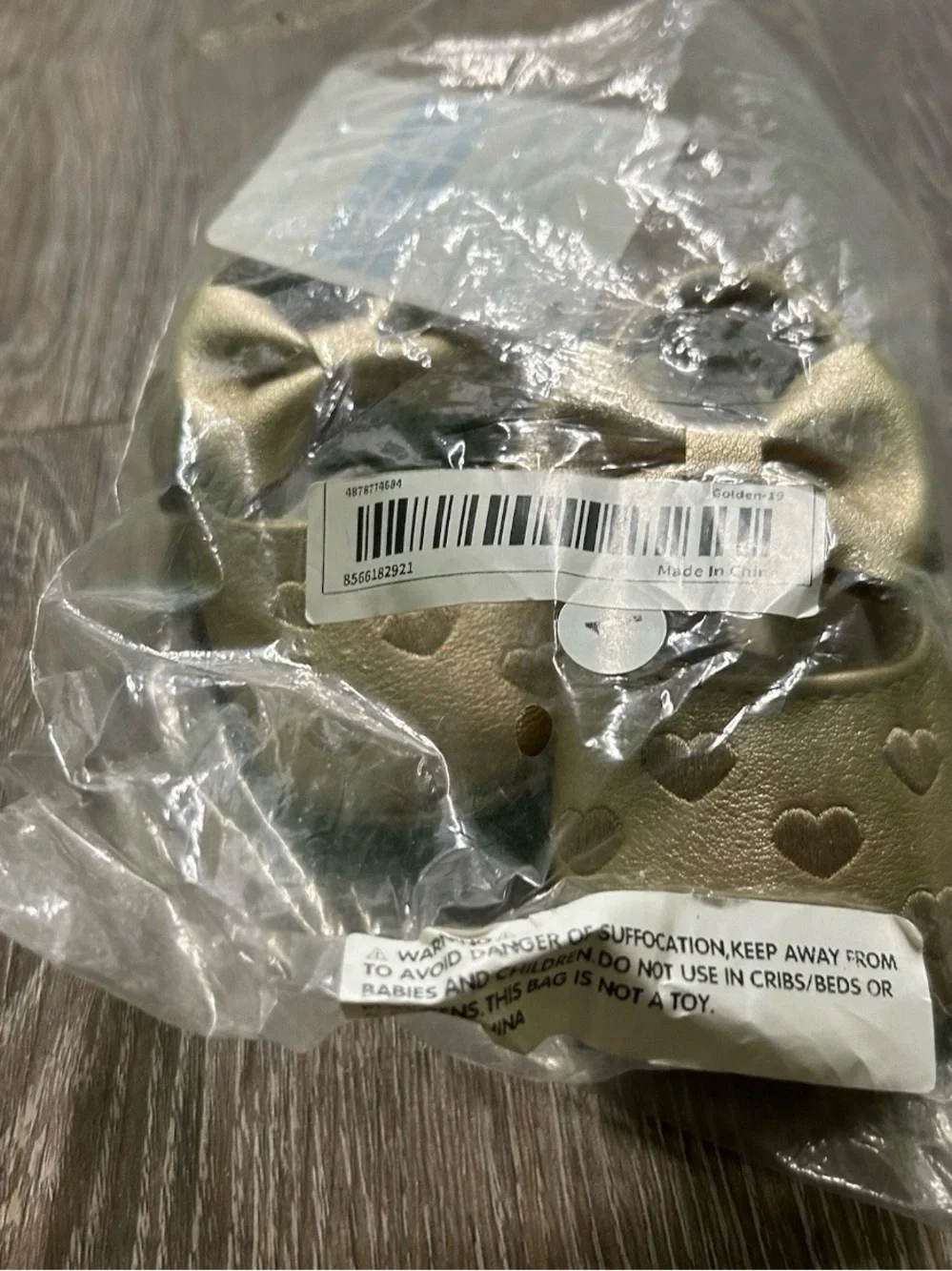NWT Baby Girl Gold Shoes Hearts Size 1 (0-6 Months)